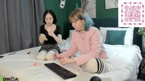 Snapshot of lilac_muse chatting on May 21, 3:24 am Lili online show from May 21, 3:24 am