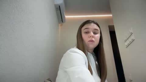 Lily online show from October 11, 6:28 pm
