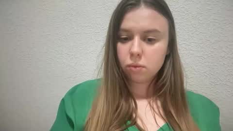 Lily online show from October 14, 9:15 pm