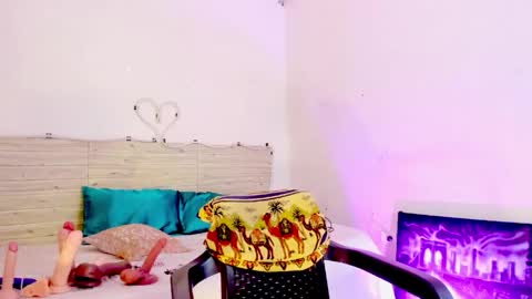 Lilah Sweet online show from April 19, 6:21 pm