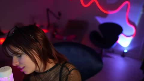 Rebecca online show from April 21, 4:52 am