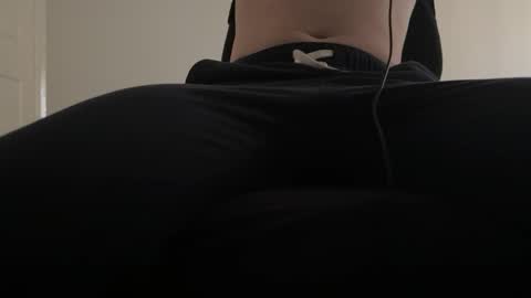 Snapshot of lilbenny05 chatting on January 4, 2:03 am lilbenny05 online show from January 4, 2:03 am