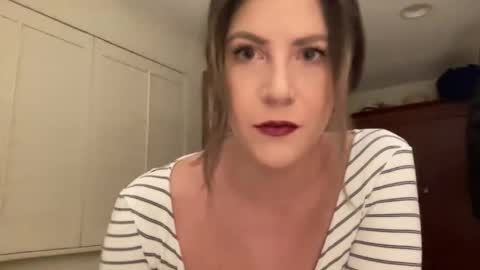 lilbi85_ online show from December 2, 4:42 am