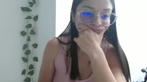 Valeri Villalobos  IG villa lobosvaleri online show from May 11, 4:15 pm