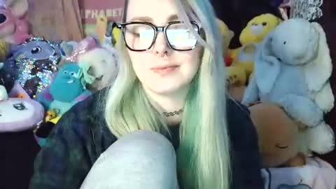 Snapshot of lilemmy1999 chatting on January 6, 10:26 pm emily ryanson online show from January 6, 10:26 pm