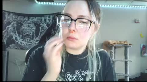 Snapshot of lilemmy1999 chatting on April 29, 6:14 pm emily ryanson online show from April 29, 6:14 pm