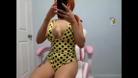 Snapshot of lili848744 chatting on June 6, 10:58 pm lili848744 online show from June 6, 10:58 pm