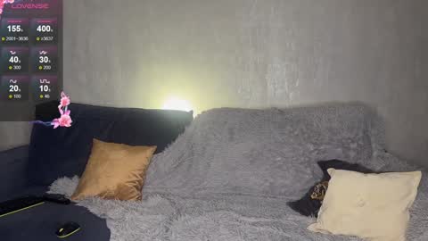 Lili online show from December 1, 9:58 am