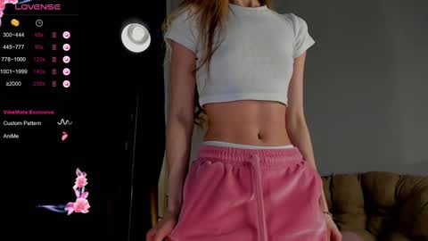 Snapshot of lili__roze_ chatting on March 2, 9:22 pm lili__roze_ online show from March 2, 9:22 pm