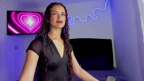 lili_evanss online show from April 16, 6:30 pm