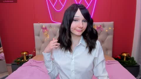Lilli  follow me kiss online show from December 11, 12:23 pm