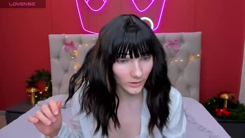 Lilli  follow me kiss online show from January 5, 3:13 pm