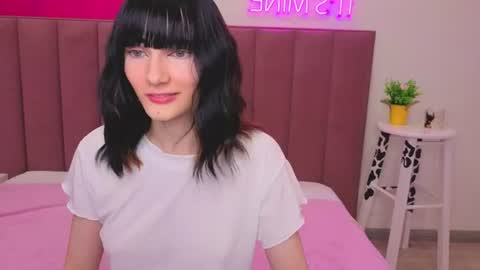 Snapshot of lili_flowerr chatting on June 16, 11:46 am Lilli follow me kiss online show from June 16, 11:46 am