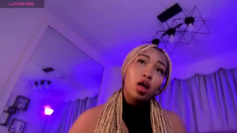 Snapshot of lili_harvey chatting on October 9, 2:42 am Lili online show from October 9, 2:42 am
