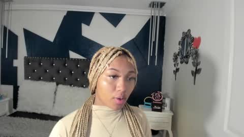 Snapshot of lili_harvey chatting on October 19, 5:13 pm Lili online show from October 19, 5:13 pm