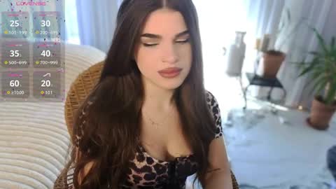 Snapshot of lili_hotly chatting on May 28, 5:49 am Lilit online show from May 28, 5:49 am