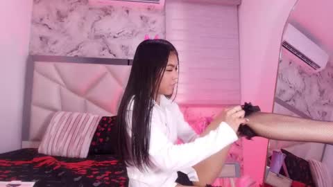 Lily online show from April 18, 11:58 am