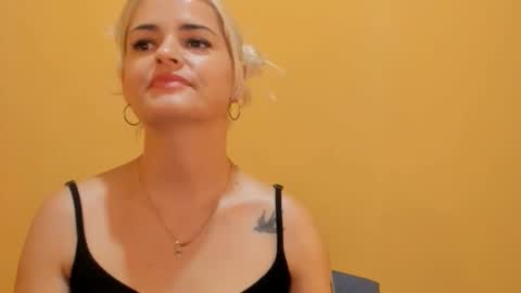 Lili online show from March 6, 6:48 pm