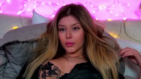 Snapshot of liliabianca chatting on December 20, 3:42 pm Mia online show from December 20, 3:42 pm