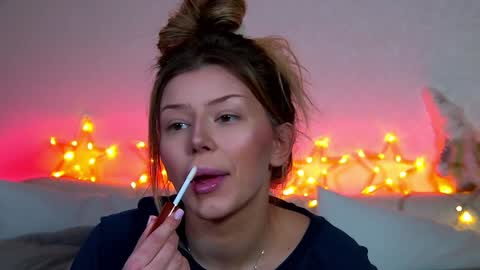 Snapshot of liliabianca chatting on December 27, 6:57 am Mia online show from December 27, 6:57 am