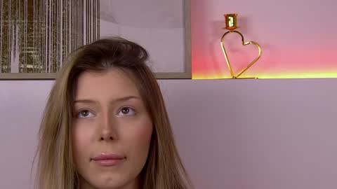 Snapshot of liliabianca chatting on January 24, 9:28 am Mia online show from January 24, 9:28 am