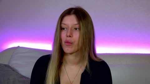 Snapshot of liliabianca chatting on January 28, 6:27 am Mia online show from January 28, 6:27 am