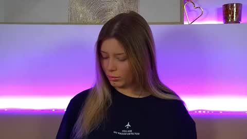 Snapshot of liliabianca chatting on February 9, 1:35 pm Mia online show from February 9, 1:35 pm