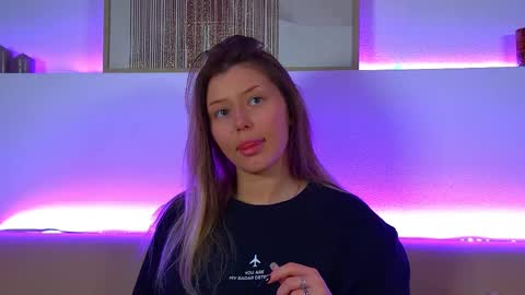 Snapshot of liliabianca chatting on February 9, 4:40 pm Mia online show from February 9, 4:40 pm