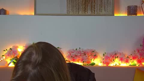 Snapshot of liliabianca chatting on February 16, 9:37 am Mia online show from February 16, 9:37 am