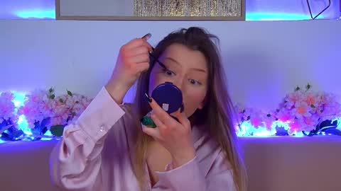 Snapshot of liliabianca chatting on February 18, 12:39 pm Mia online show from February 18, 12:39 pm