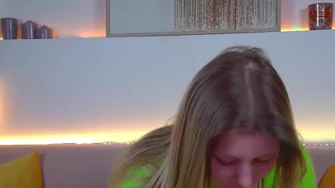 Snapshot of liliabianca chatting on February 28, 6:43 am Mia online show from February 28, 6:43 am