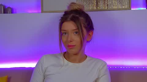 Snapshot of liliabianca chatting on February 28, 9:47 am Mia online show from February 28, 9:47 am