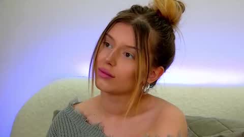 Snapshot of liliabianca chatting on March 3, 12:48 pm Mia online show from March 3, 12:48 pm