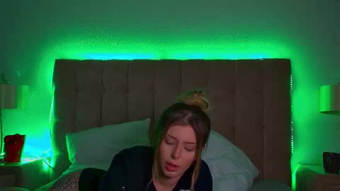 Snapshot of liliabianca chatting on March 11, 4:29 pm Mia online show from March 11, 4:29 pm