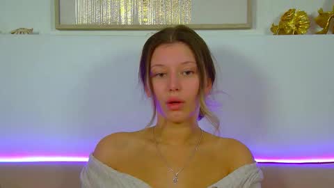 Snapshot of liliabianca chatting on September 12, 6:24 am Mia online show from September 12, 6:24 am