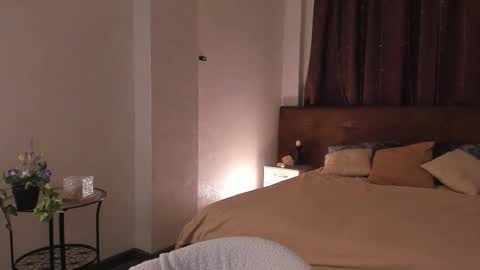 Snapshot of lilian_daniels chatting on November 18, 12:16 am Lilian online show from November 18, 12:16 am