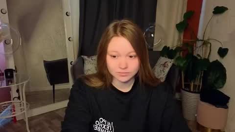 Lilian online show from February 23, 4:54 am