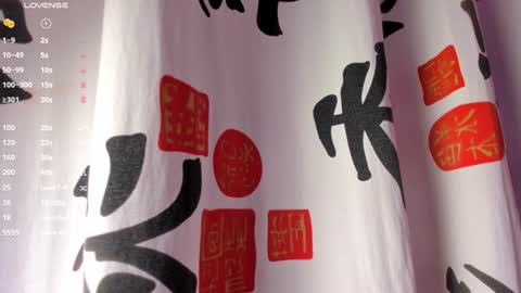 holis soy lily chang no olvides el pulgar arriba es muy importante para mi 3 independent model online show from December 10, 2:27 am