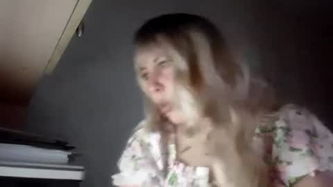 Snapshot of liliana_charm chatting on July 15, 6:57 pm Liliana online show from July 15, 6:57 pm