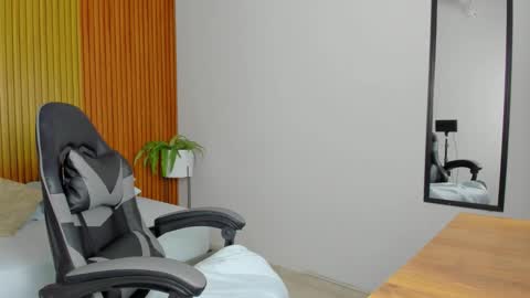 Snapshot of liliand_ chatting on November 7, 2:11 am L I L I online show from November 7, 2:11 am