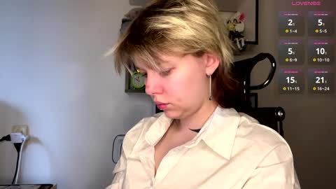 Lilian online show from April 7, 7:09 am