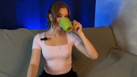 LilianLees online show from October 21, 3:02 pm