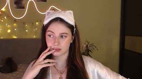 Snapshot of liliatlu chatting on September 18, 11:40 pm Lilu online show from September 18, 11:40 pm