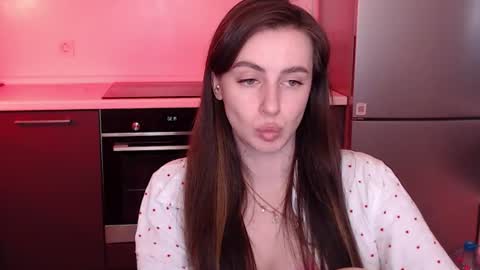Snapshot of liliatlu chatting on June 27, 10:26 pm Lilu online show from June 27, 10:26 pm