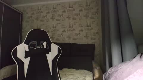 liliawoolf online show from December 2, 7:20 pm