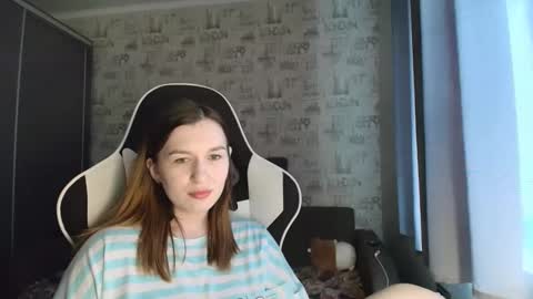 liliawoolf online show from April 11, 9:13 am