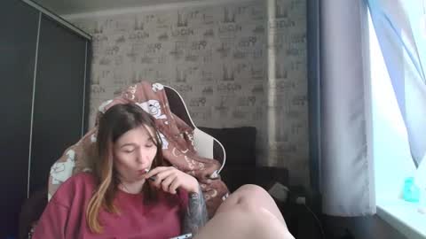 liliawoolf online show from April 19, 5:07 am