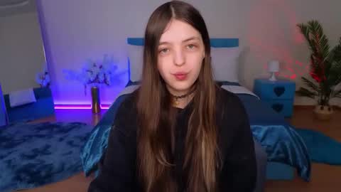 Lili Bakery online show from April 4, 3:27 am