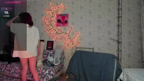 Snapshot of lilie_brown chatting on October 5, 9:56 pm Lilie online show from October 5, 9:56 pm