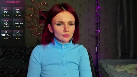 Snapshot of lilie_brown chatting on October 14, 7:03 pm Lilie online show from October 14, 7:03 pm
